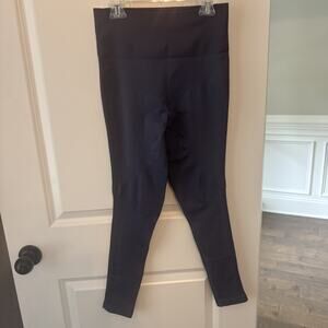Lululemon Ebb to Street Size 6 Navy Compression Seamless Knit High Waist Pants